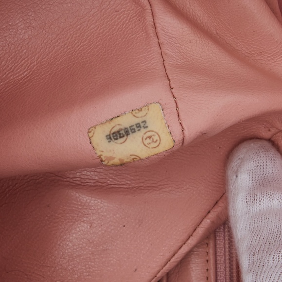 CHANEL VINTAGE PINK LAMBSKIN MEDIUM DIANA CLASSIC SINGLE FLAP BAG (Circa 1991) - Picture 7 of 10